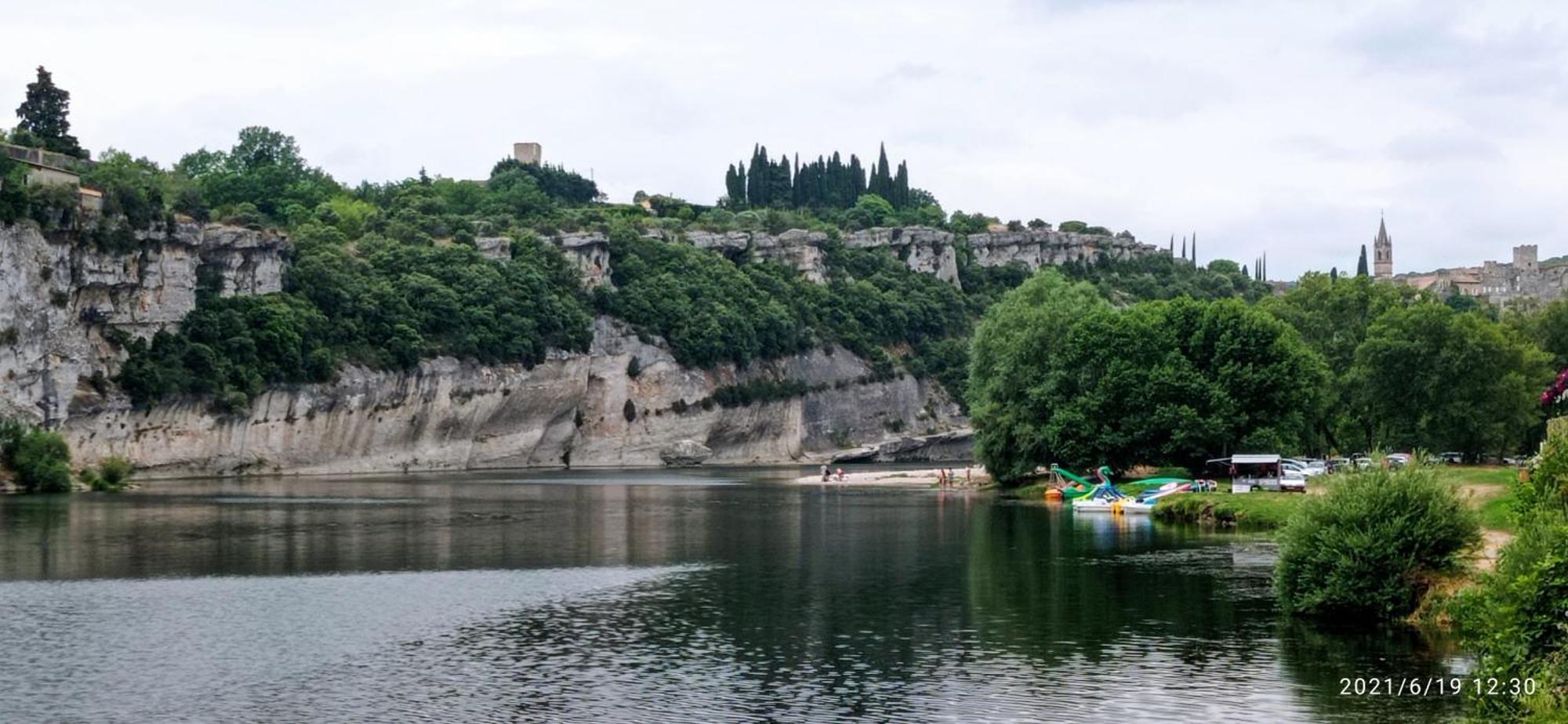 Maison A Louer En Ardeche Du Sud Saint-Martin-dʼArdèche Rum bild